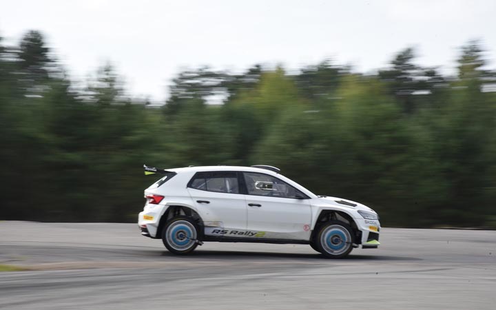 Measurement of the Vehicle Dynamics (Vertical Dynamics) Measurement of the Vehicle Dynamics (Vertical Dynamics)